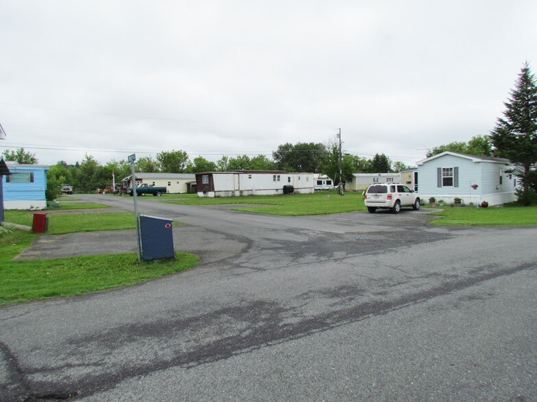 More Photos Of 50 Davis St, Presque Isle Multifamily For Sale