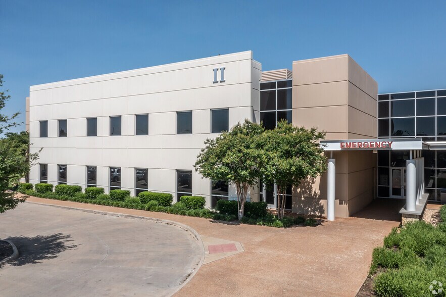 More Photos Of 757 E US Highway 80, Forney Medical For Lease
