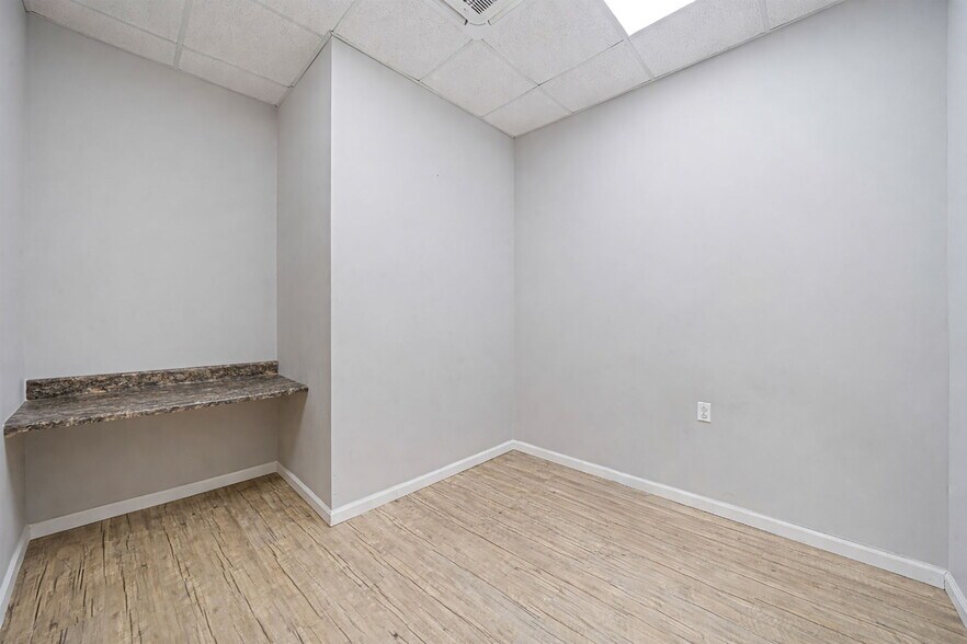 More Photos Of 263-265 Indian Head Rd, Kings Park Medical For Sale