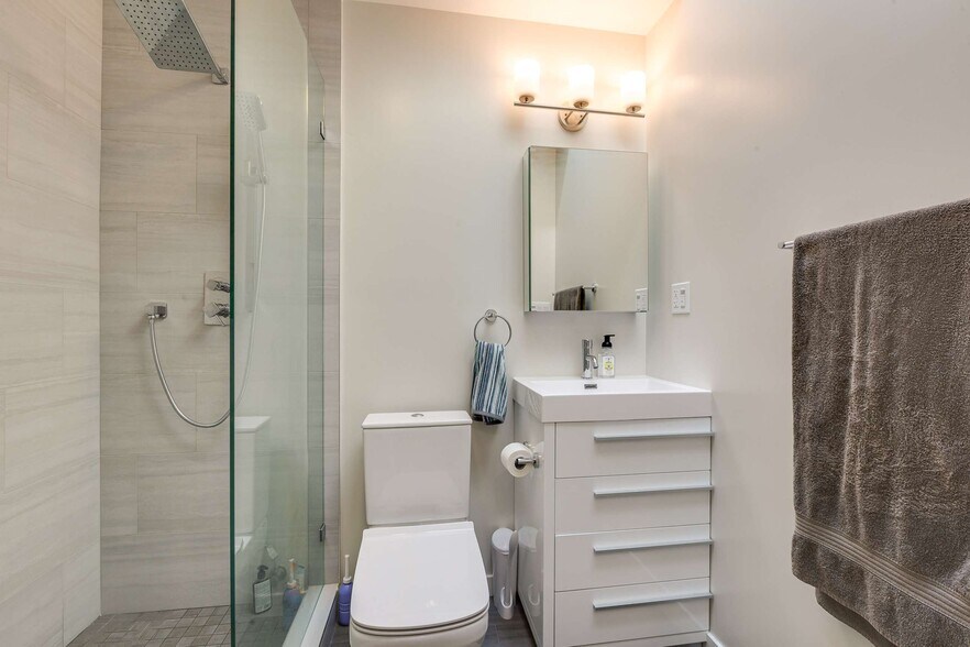 More Photos Of 1454 S Van Ness Ave, San Francisco Apartments For Sale