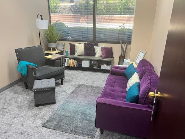 More Photos Of 4025 Woodland Park Blvd, Arlington Office For Lease