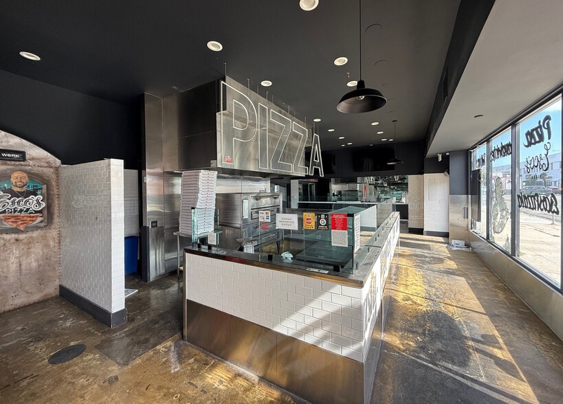 More Photos Of 615 N La Brea Ave, Los Angeles Restaurant For Sale