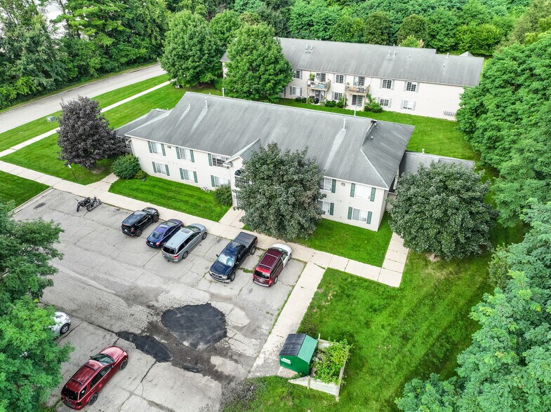 More Photos Of 406-408 Fairway Mdws, Marshall Apartments For Sale