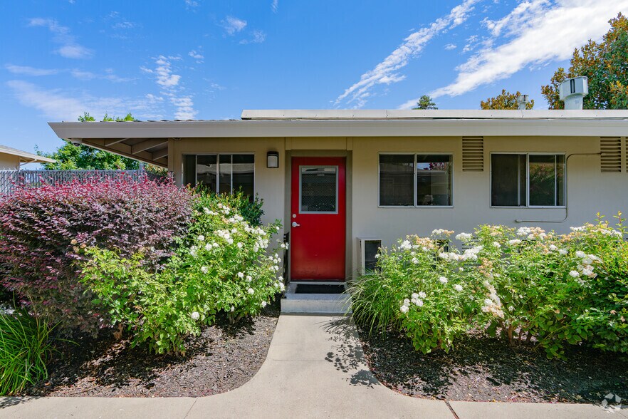 More Photos Of 6290 Fennwood Ct, Sacramento Apartments For Sale