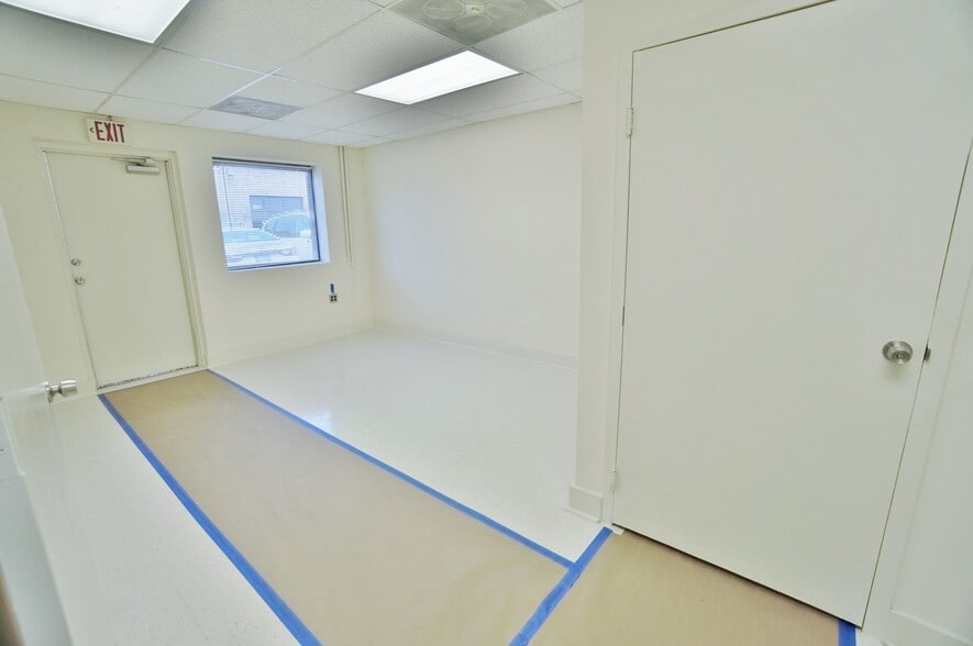 More Photos Of 2201-2353 Distribution Cir, Silver Spring Warehouse For Lease