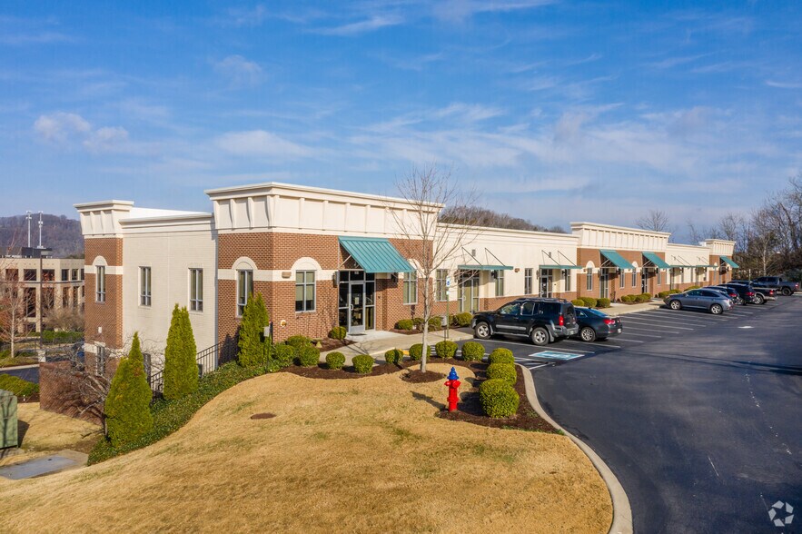 More Photos Of 212 Overlook Cir, Brentwood Office For Sale