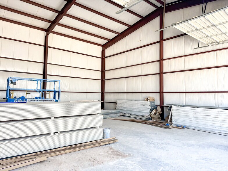 More Photos Of 1208 S Midland Dr, Midland Unknown For Lease