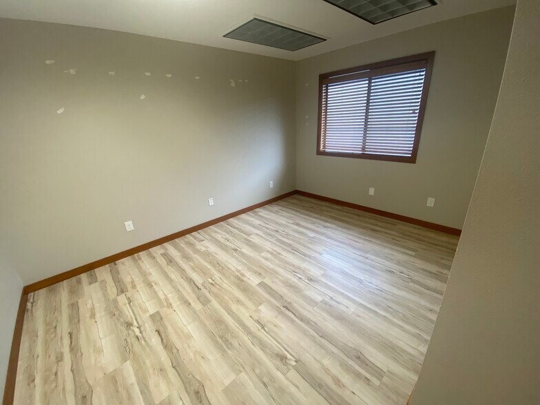 More Photos Of 315 39th Ave SW, Puyallup Office For Lease