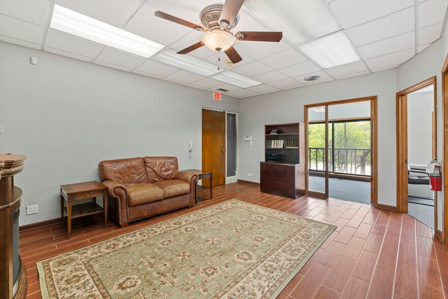 More Photos Of 501 W Ogden Ave, Hinsdale Medical For Sale