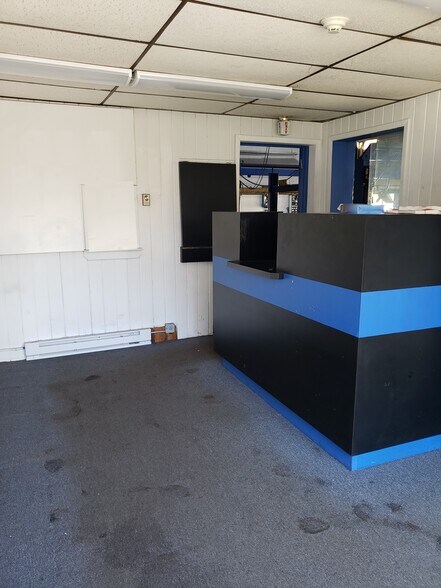 More Photos Of 759 N Country Rd, Rocky Point Auto Repair For Sale