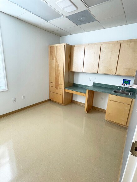 More Photos Of 3030 Ashley Town Center Dr, Charleston Office For Lease