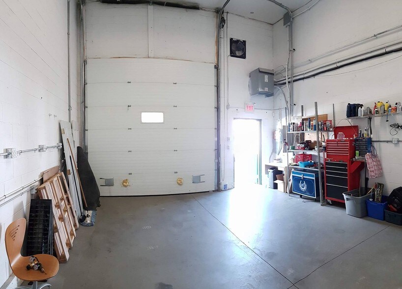 More Photos Of 340 Henry St, Brantford General Retail For Sale