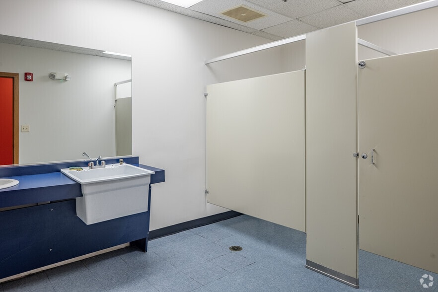 More Photos Of 3105 N Wilke Rd, Arlington Heights Medical For Sale