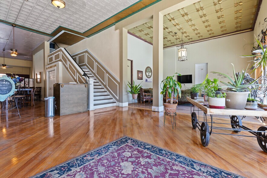 More Photos Of 603 N River St, Hot Springs Hotel For Sale