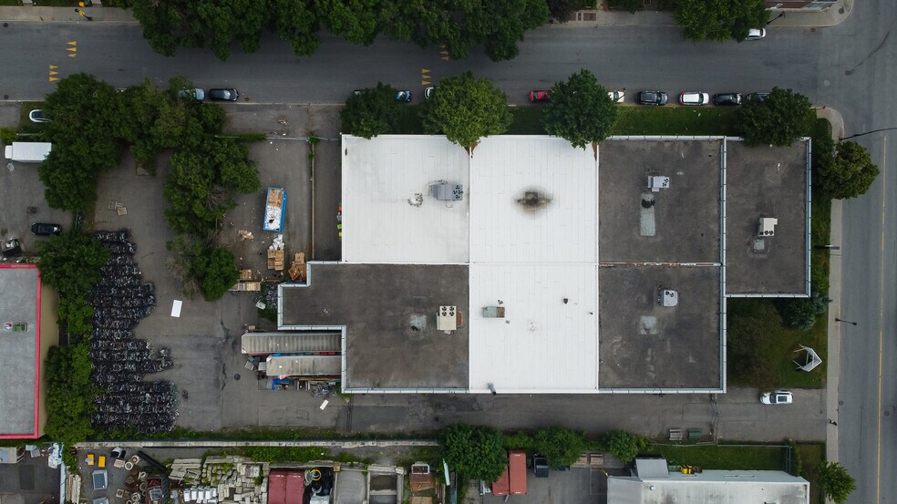 More Photos Of 3075 Rue Sainte-Catherine E, Montréal Warehouse For Lease