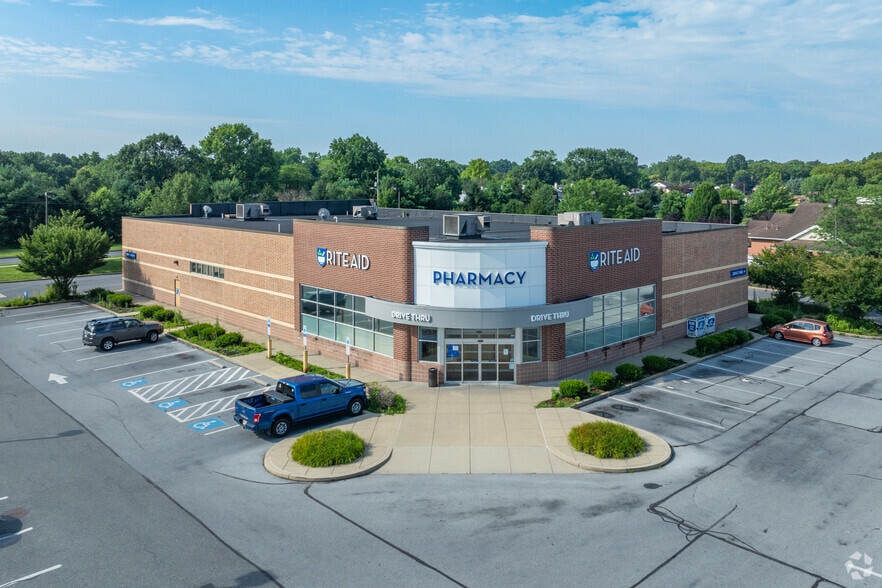 More Photos Of 980 E Main St, Palmyra General Retail For Sale