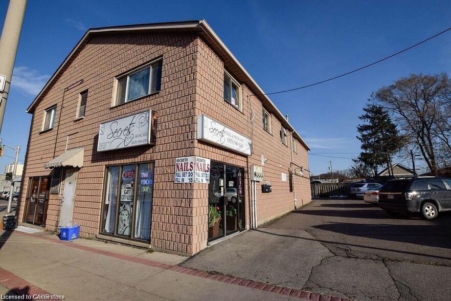 Primary Photo Of 120-122 N Parkdale Ave, Hamilton Storefront Retail Residential For Sale