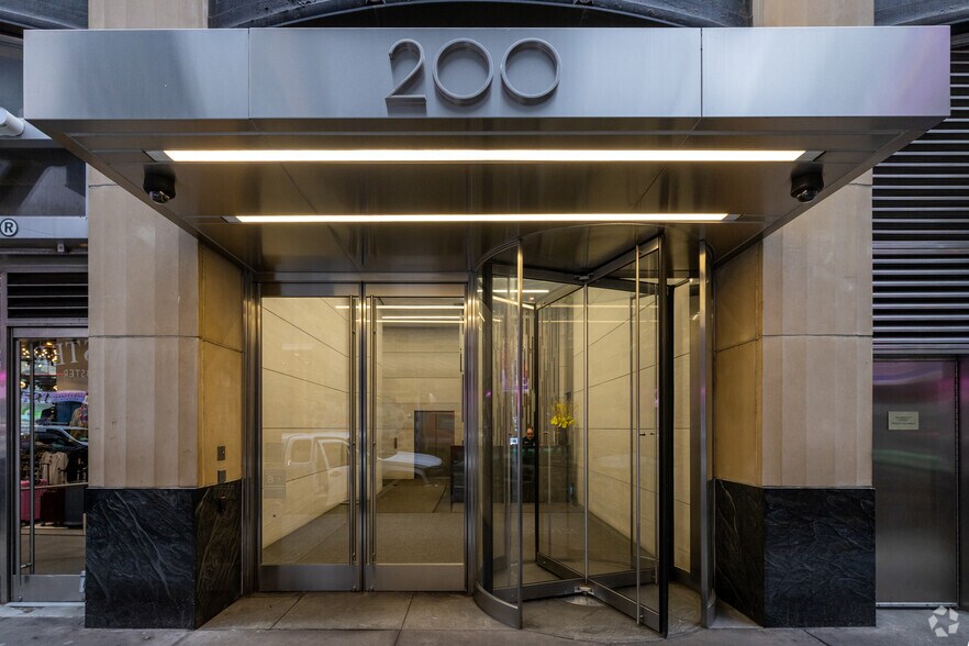 More Photos Of 200 W 41st St, New York Coworking Space