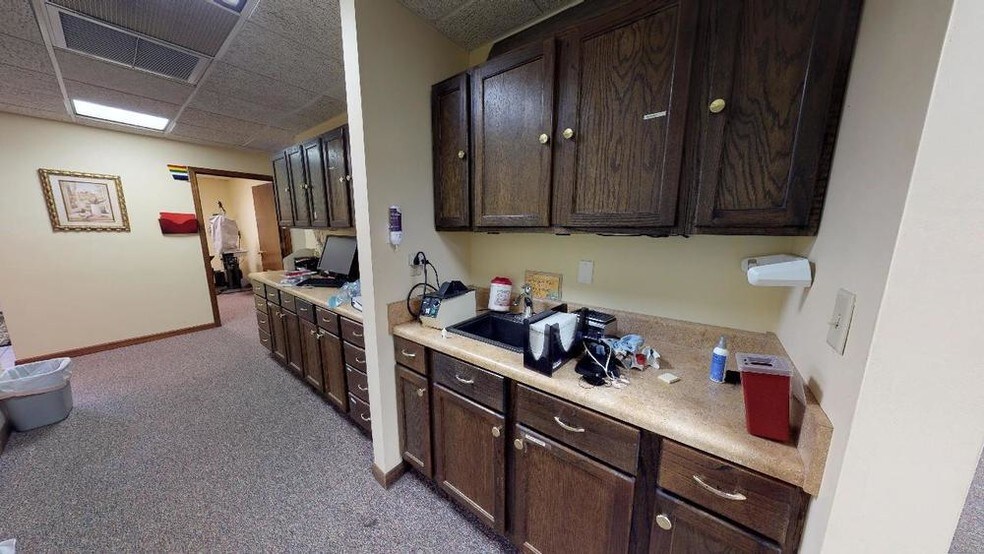More Photos Of 4320 5th Ave, Marianna Medical For Lease