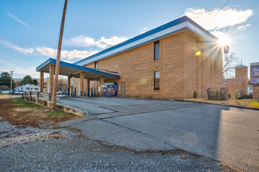 More Photos Of 207 N Main St, Boonsboro Office For Sale