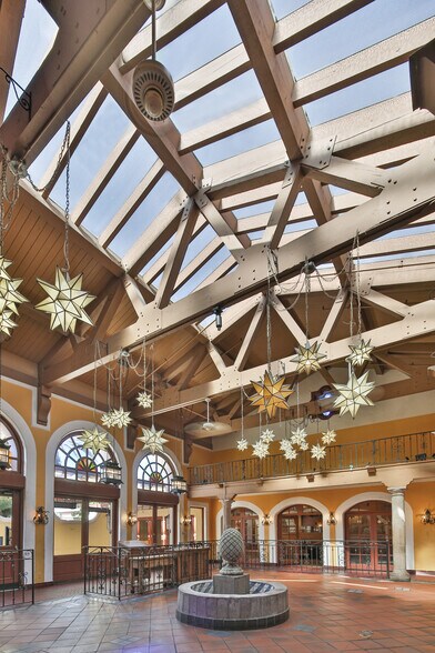 More Photos Of 3360 Ocean Park Blvd, Santa Monica Restaurant For Lease