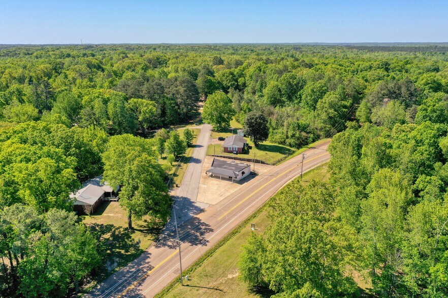 More Photos Of 13700 Hwy 70, Huntingdon Storefront For Sale