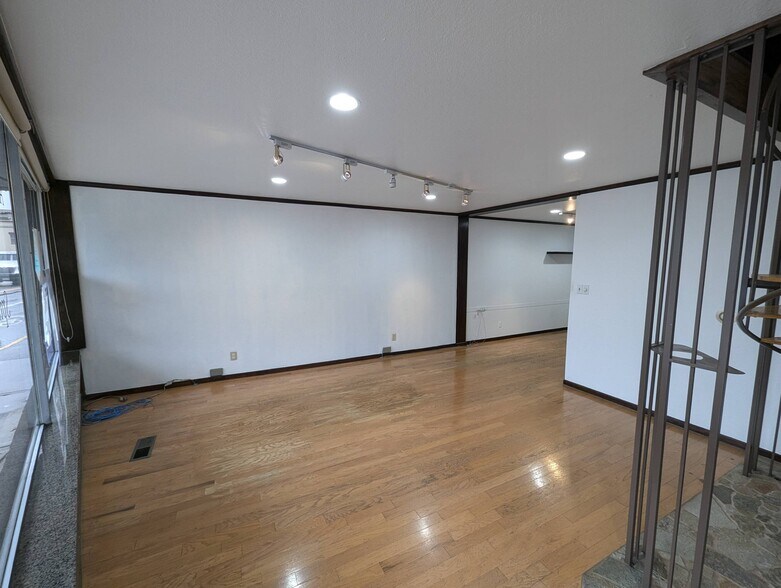 More Photos Of 329 E Main St, Auburn Loft Creative Space For Lease