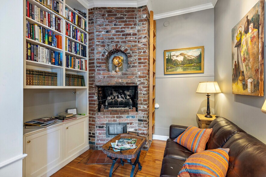 More Photos Of 240 E California St, Jacksonville Hotel For Sale