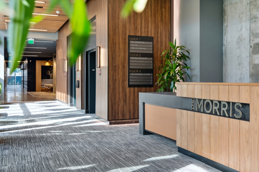 More Photos Of 1080 Morrison Dr, Charleston Office For Lease