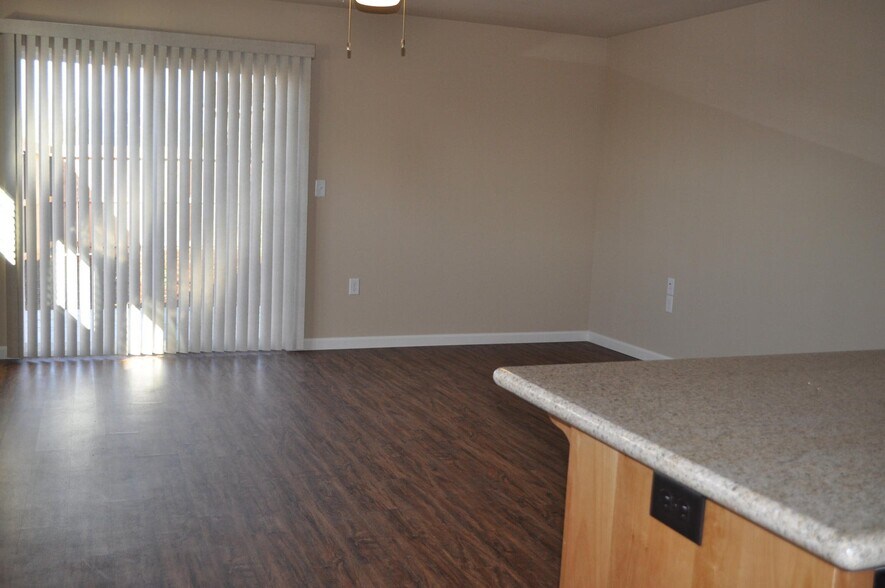 More Photos Of 1011 Burton Dr, Redding Apartments For Sale