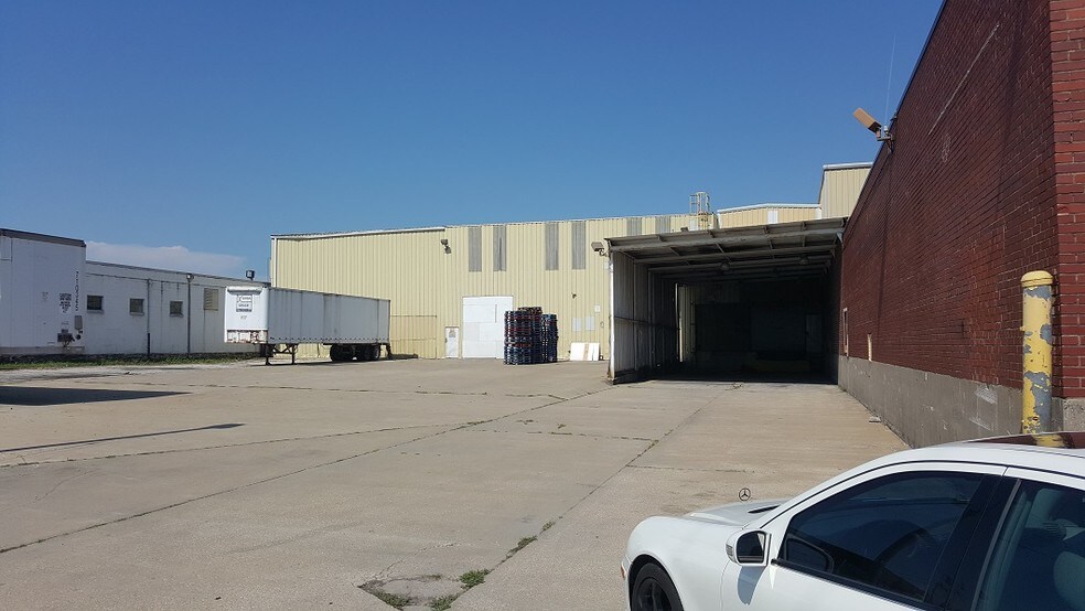 More Photos Of 603 Sunshine Rd, Kansas City Warehouse For Lease