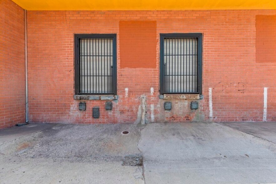 More Photos Of 410-420 E Beach Ave, Inglewood Warehouse For Sale
