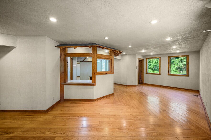 More Photos Of 10960 State Route 550, Vincent Healthcare For Sale