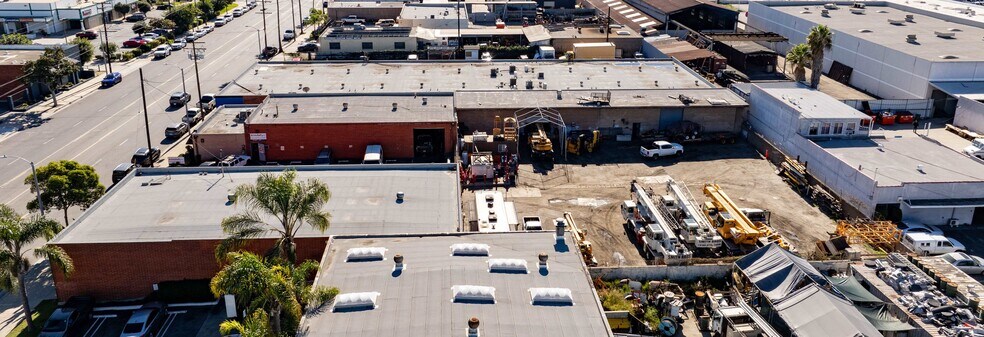 More Photos Of 16531-16539 S Broadway St, Gardena Warehouse For Sale