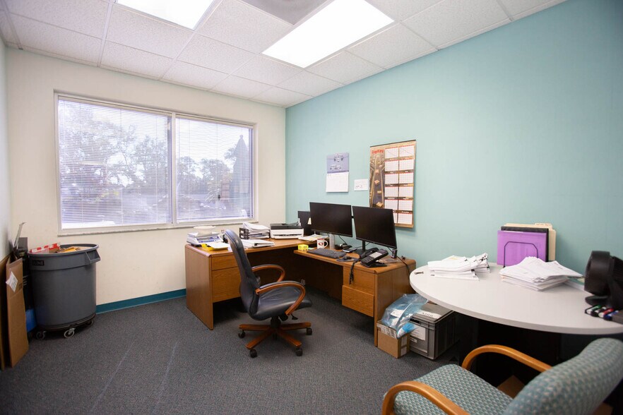 More Photos Of 264 West Dr, Melbourne Light Manufacturing For Lease