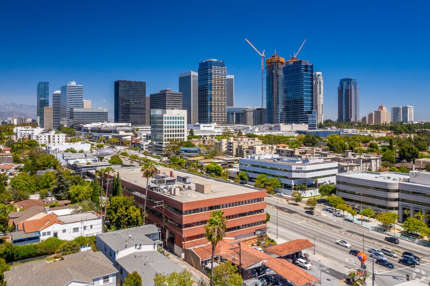 More Photos Of 10351 Santa Monica Blvd, Los Angeles Office For Lease