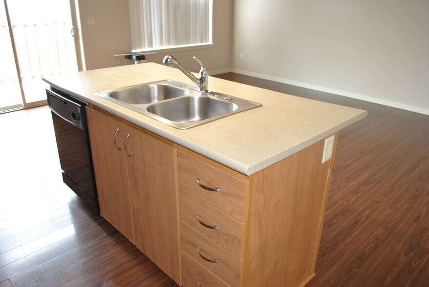 More Photos Of 19731 SW Athena Ct, Aloha Apartments For Sale