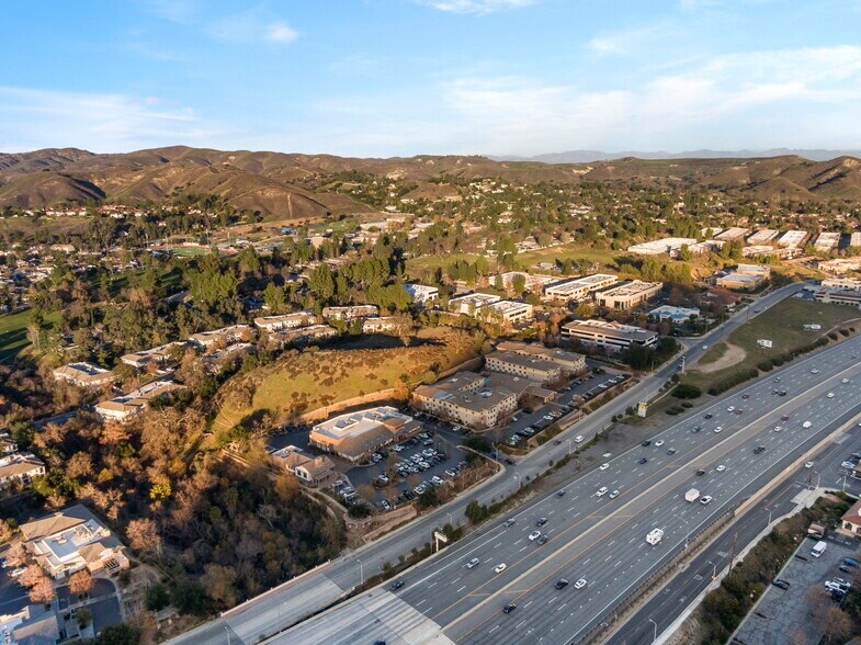 More Photos Of 29001 Canwood St, Agoura Hills Restaurant For Lease