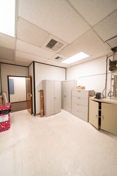 More Photos Of 1550 N Norma St, Ridgecrest Office For Lease