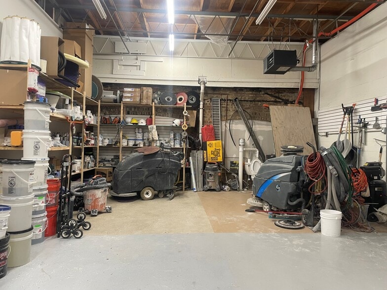 More Photos Of 5844-5848 W Montrose Ave, Chicago Storefront Retail Office For Sale