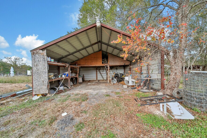 More Photos Of 22725 Lost Lake Dr, New Caney Light Distribution For Sale