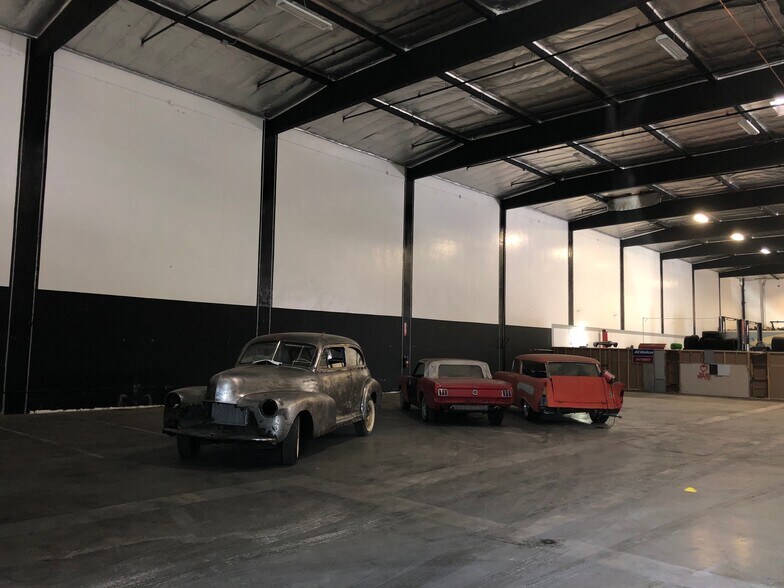 More Photos Of 7572 Warner Ave, Huntington Beach Warehouse For Lease