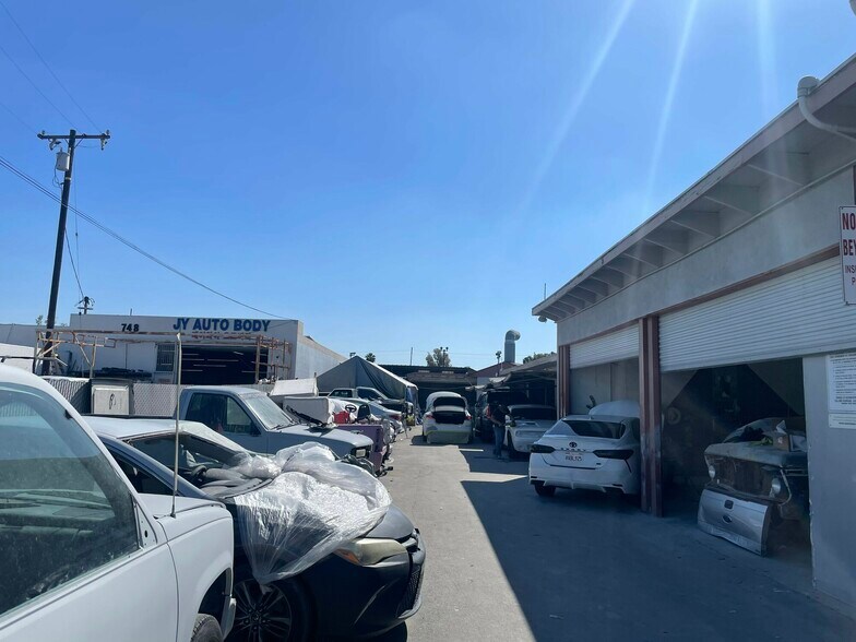More Photos Of 800 W Williamson Ave, Fullerton Service For Sale