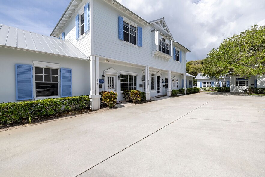 More Photos Of 3509 Ocean Dr, Vero Beach Flex For Sale