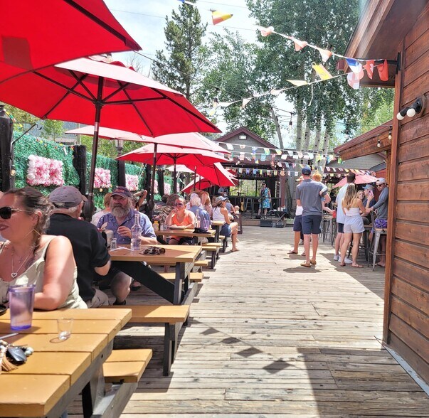 More Photos Of 1000 Grand Ave, Grand Lake Restaurant For Sale