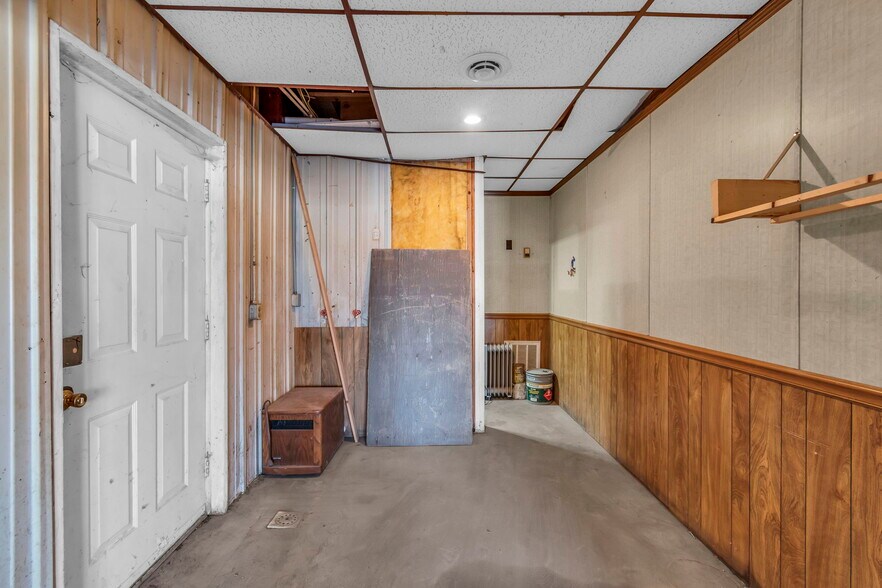 More Photos Of 700 Waters St, Carrollton Freestanding For Sale