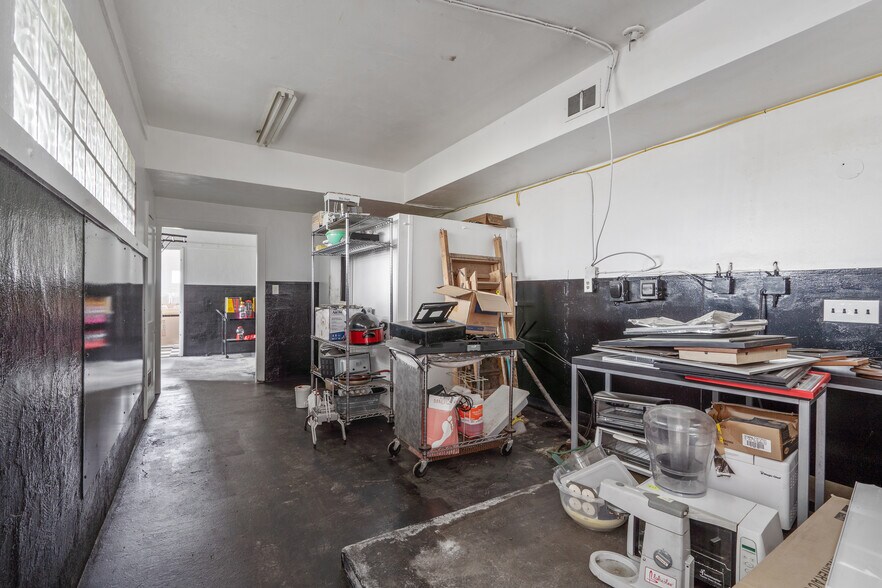 More Photos Of 9681 US 20, Cassville Restaurant For Sale