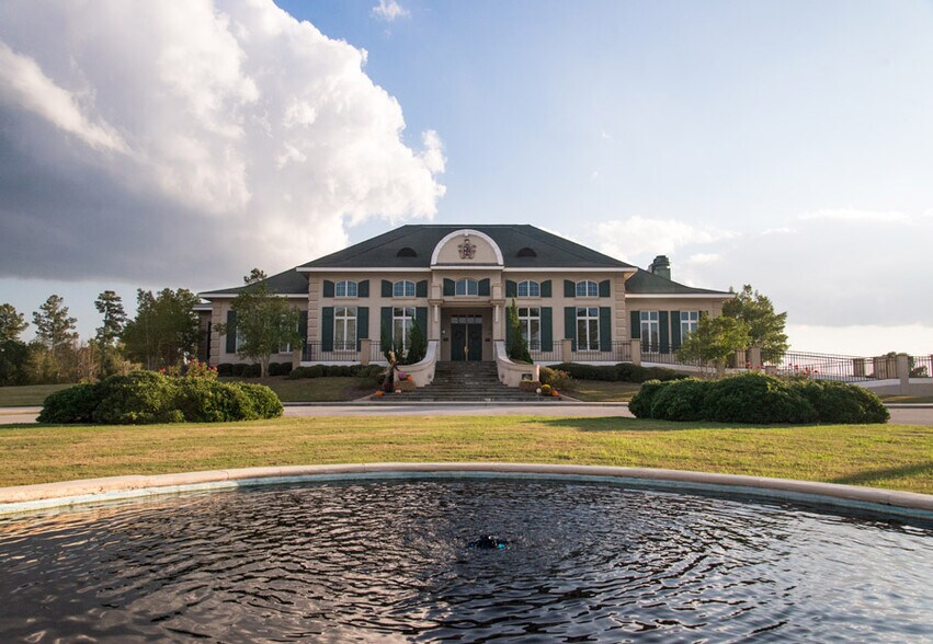 Primary Photo Of 401 Taberna Way, New Bern Golf Course Driving Range For Sale