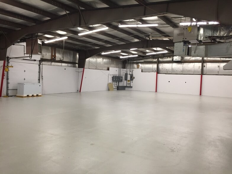 More Photos Of 860 Hudson River Rd, Mechanicville Manufacturing For Lease