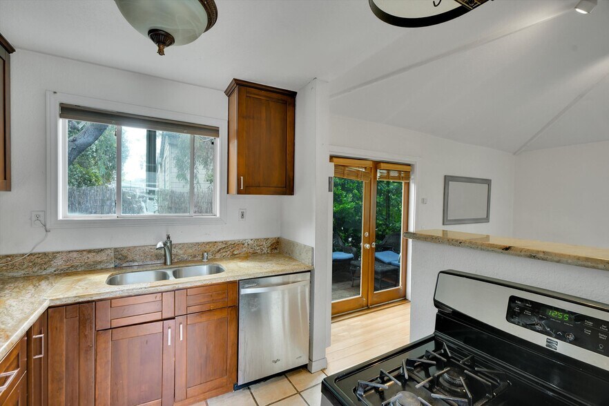 More Photos Of 828 Hill St, Santa Monica Apartments For Sale